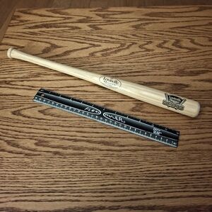 Louisville Slugger Museum & Factory 18" Mini Bat Souvenir – Solid Wood
